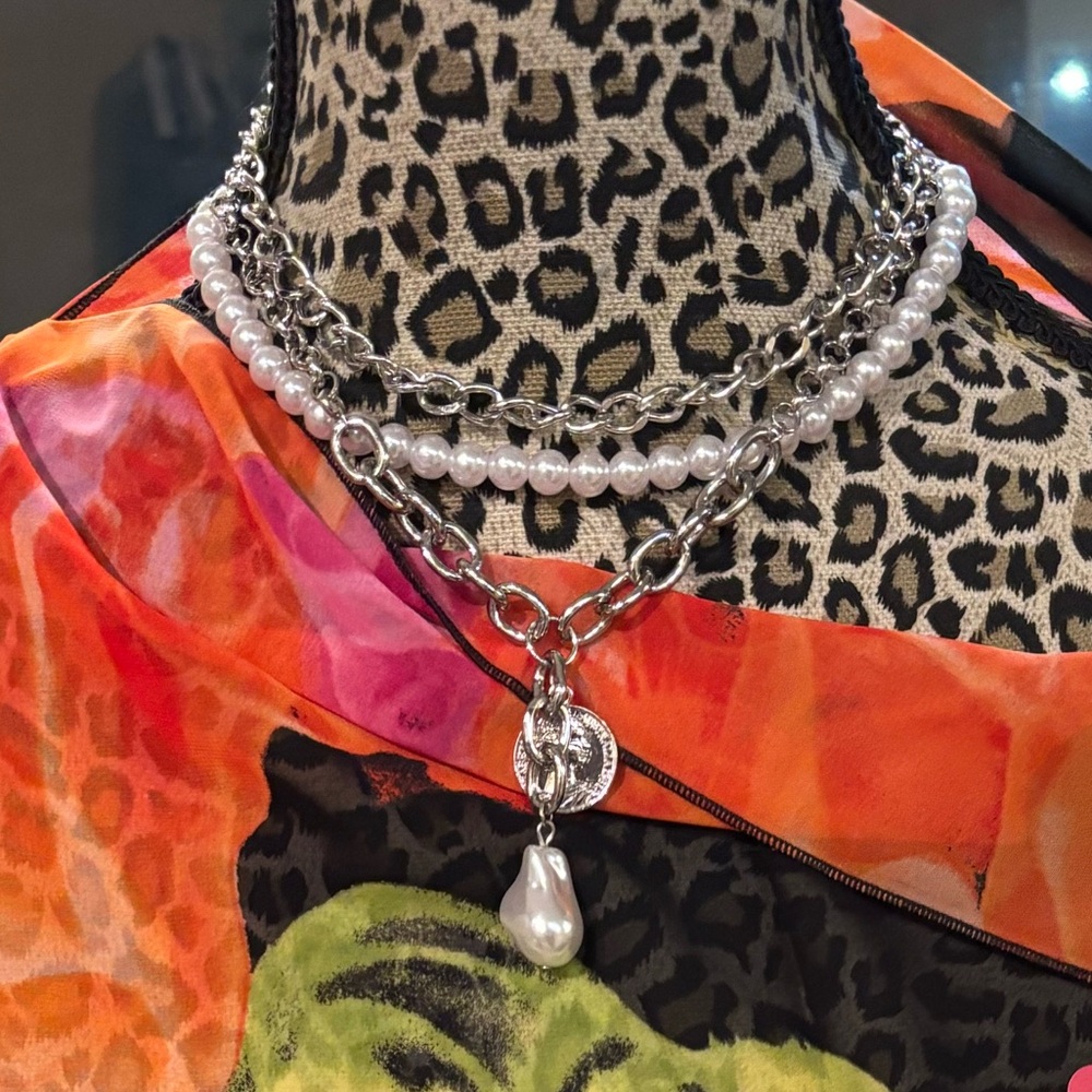 Elegant Silver and Pearl Necklace 3 piece Nevklace